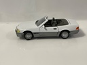 1/18 ROAD TOUGH MERCEDES-BENZ 500 SL WHITE ON GRAY
