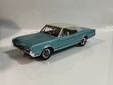 1/18 HIGHWAY 61 1967 OLDSMOBILE 442 BLUE ON CREAM