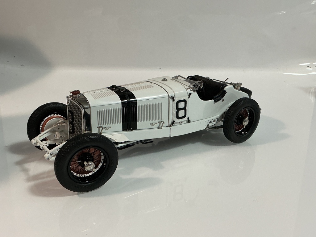 [119721.] 1/18 CMC 1931 MERCEDES BENZ SSKL #8 WHITE ON BLACK