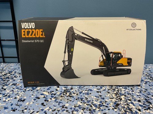 1/32 AT COLLECTIONS VOLVO EC220EL STEELWRIST S70 QC EXCAVTOR
