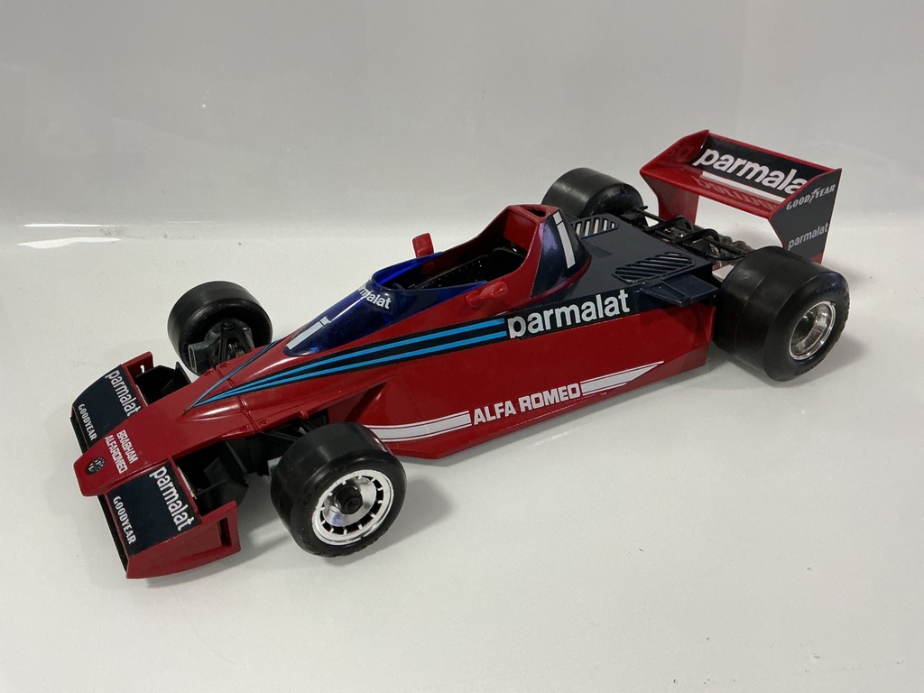 M1/14 BURAGO PARMALAT ALFA ROMEO