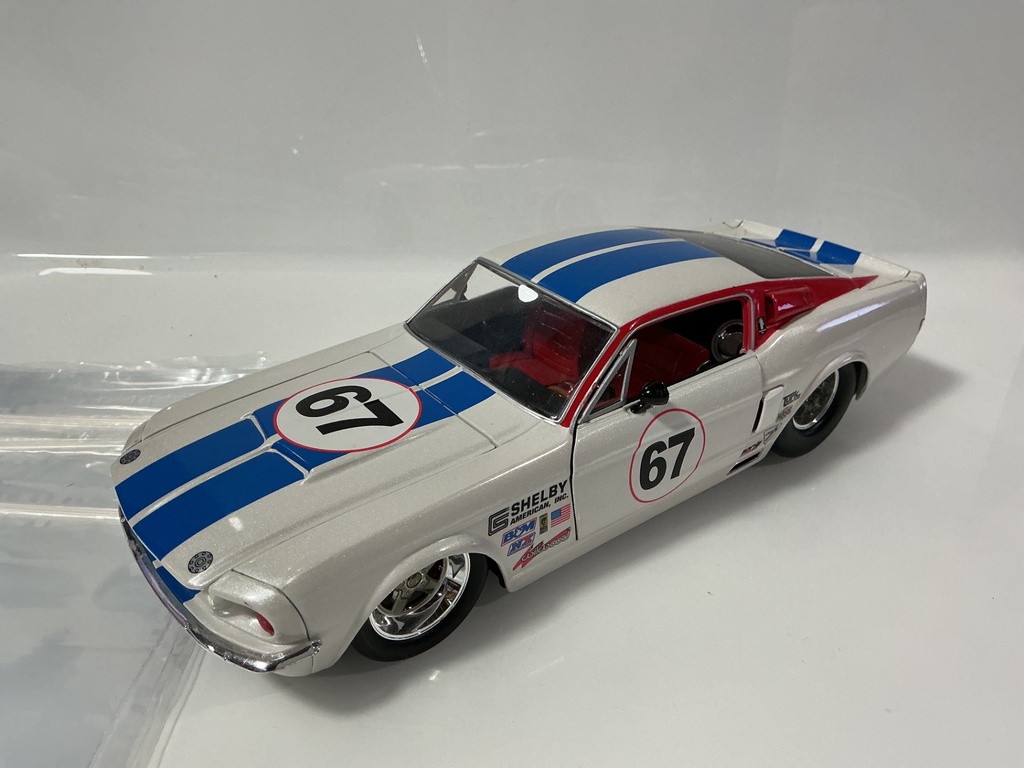 [119736.] 1/18 JADA 1967 SHELBY GT 500 KR WHITE ON RED