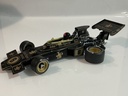 1/18 QUARTZO LOTUS 72 BLACK / GOLD ON BLACK [BROKEN TIRE]