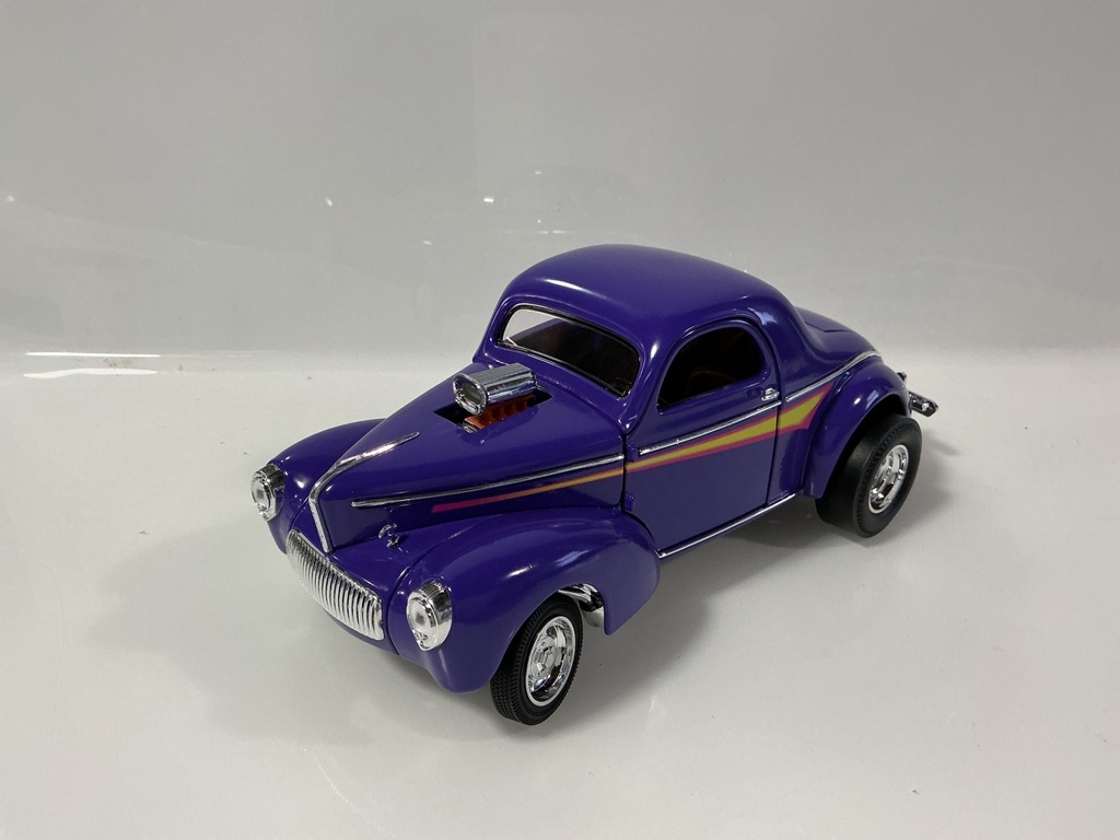 [119753.] 1/18 ROAD LEGENDS 1941 WILLYS PURPLE ON BROWN 