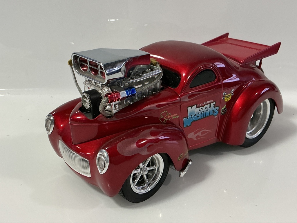 [119755.] 1/18 MUSCLE MACHINES 2001 FUN LINE RED ON BLACK 