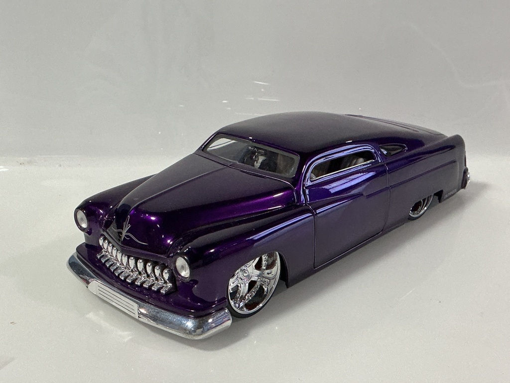 1/18 JADA 1951 MERCURY PURPLE ON WHITE