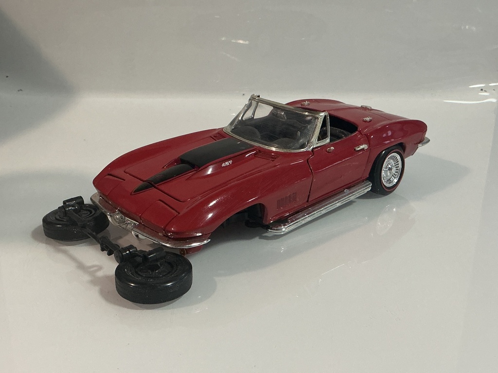 [119796.] 1/18 ERTL 1967 CORVETTE “JUNKYARD” RED ON BLACK