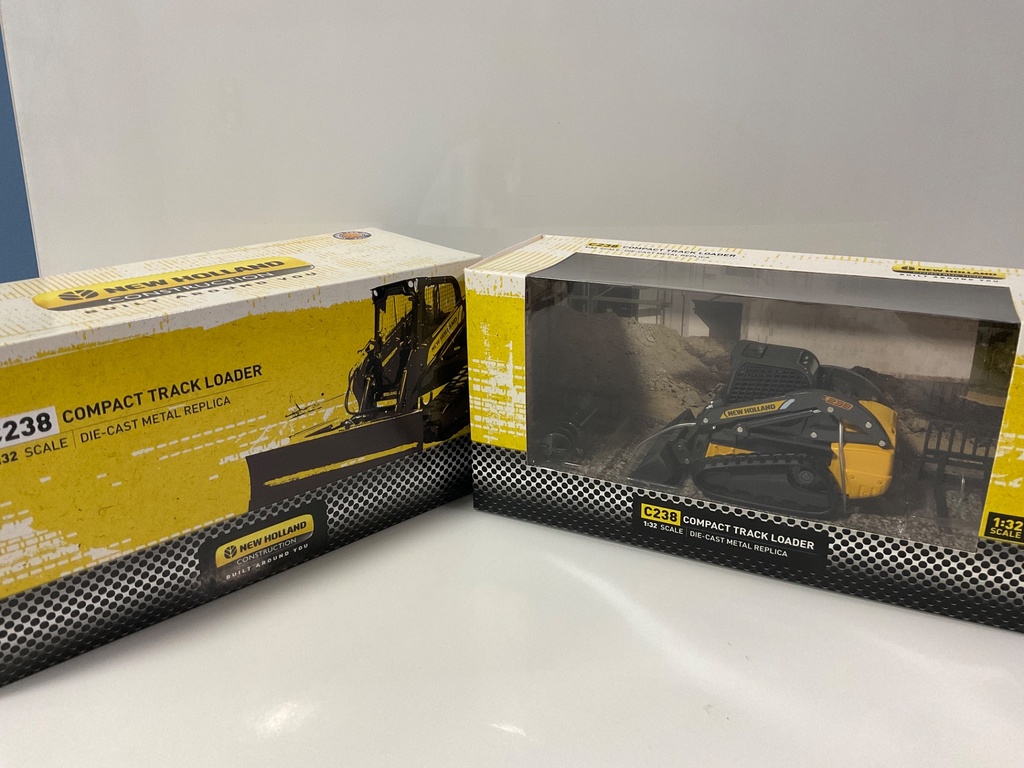 [115540.] 1/32 SPS NEW HOLLAND COMPACT TRACK LOADER C238 WITH ATTACHMENTS 