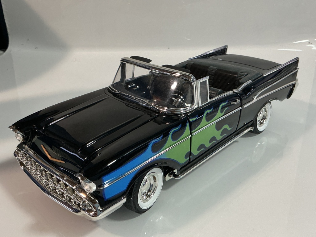 1/18 ERTL 1957 CHEVY BEL AIR BLACK ON BLACK