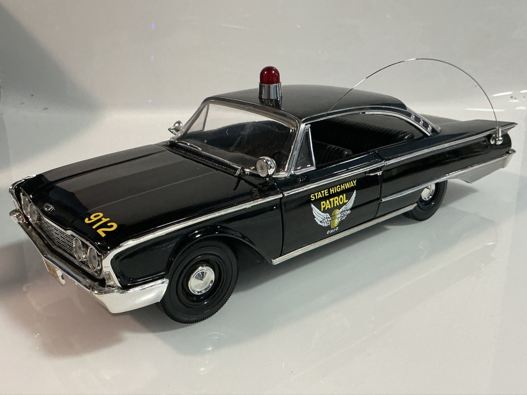 1/18 ERTL FORD STARLINER OHIO STATE PATROL